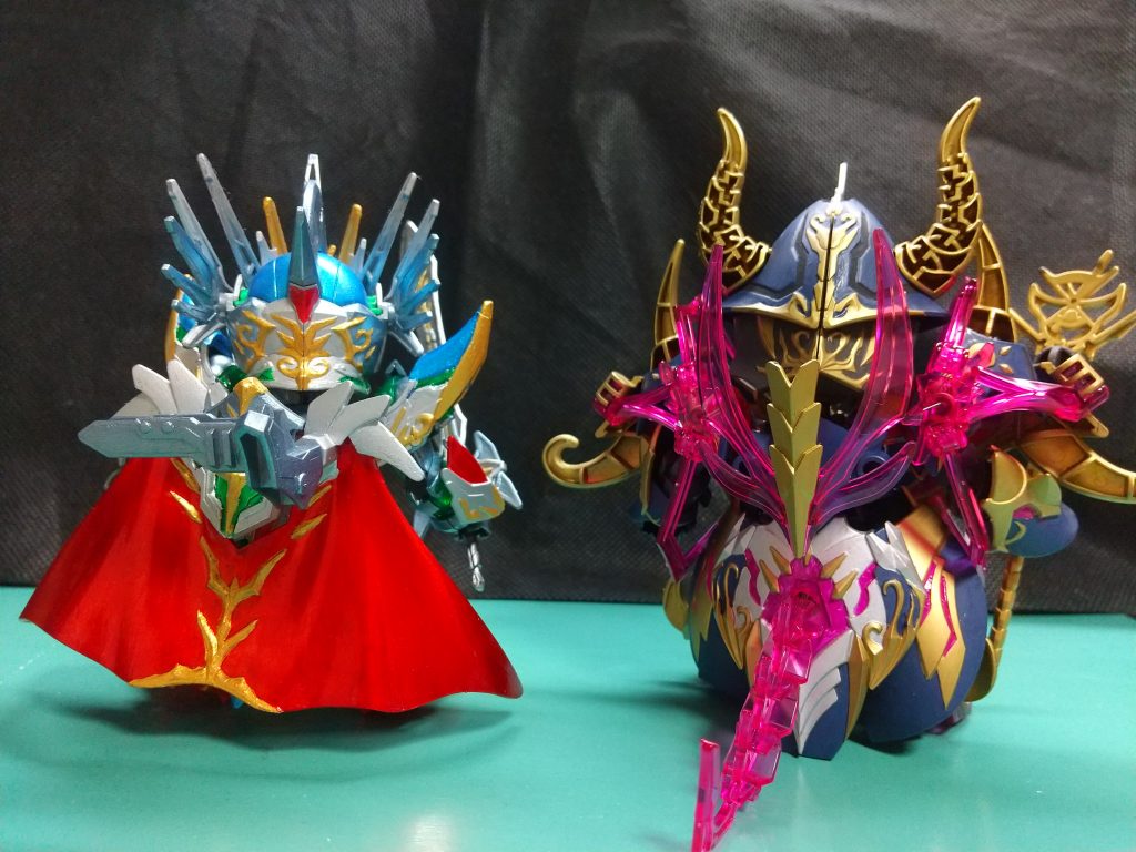 ストライクもイージスも、アール・ヌーヴォーみたいなクルッとした装飾の塗り分けが大変でした