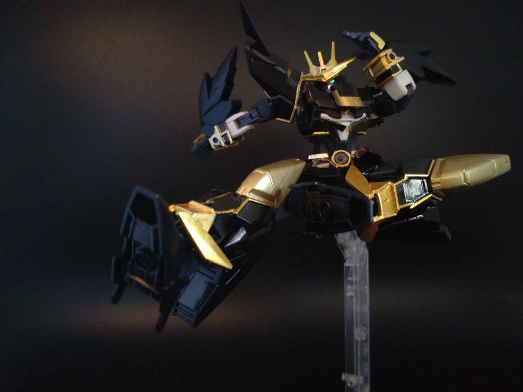 劇中では披露されなかったアルティメットキック、風のポーズ。