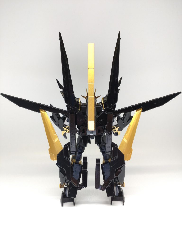 背負った際の写真。正面より背面の方がまだ分かりやすいかもしれないです。あくまで自己満で作ったものですが、イメージ通りの形になって満足してます。