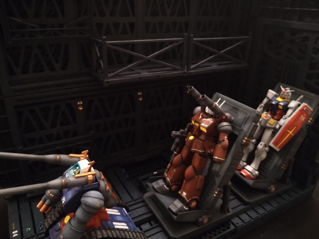 横から見たMSの光景です。