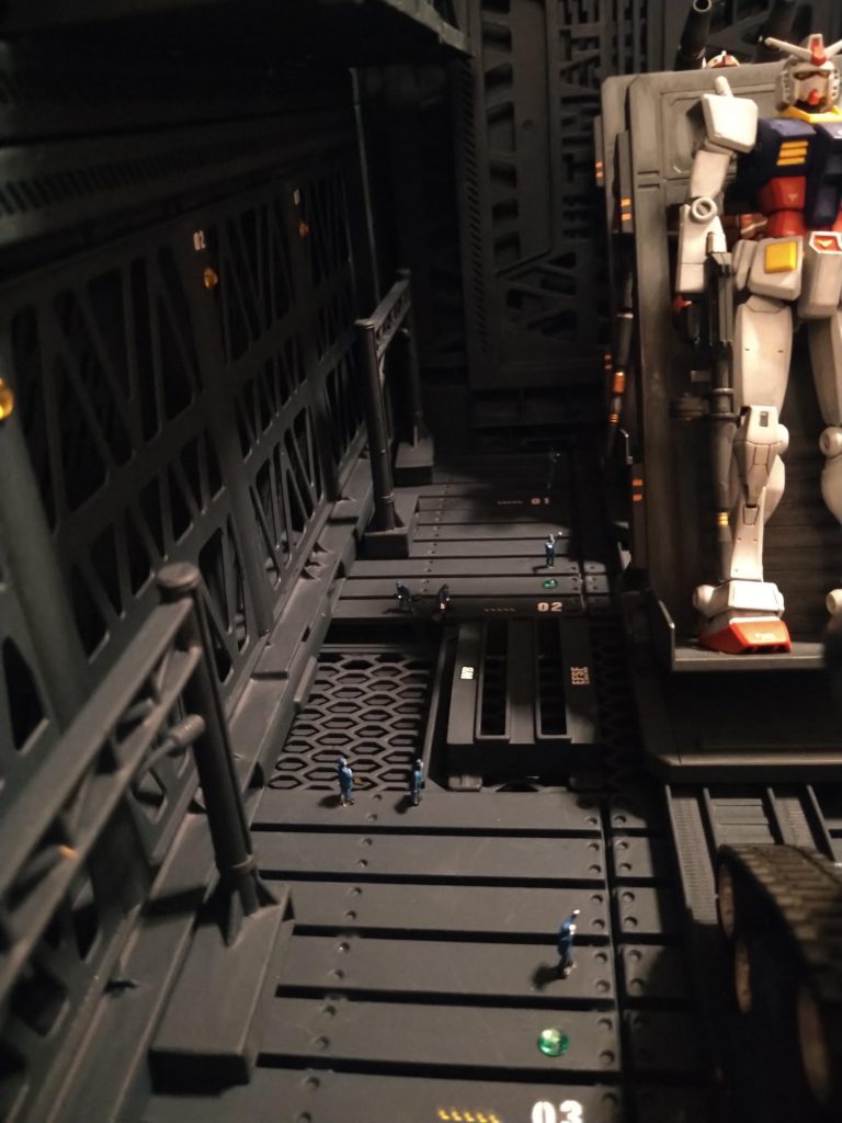 ガンダムの白い色が映えます。