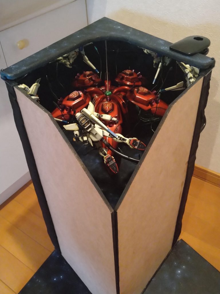 離れて見るとこんな感じ万華鏡のような物ですね