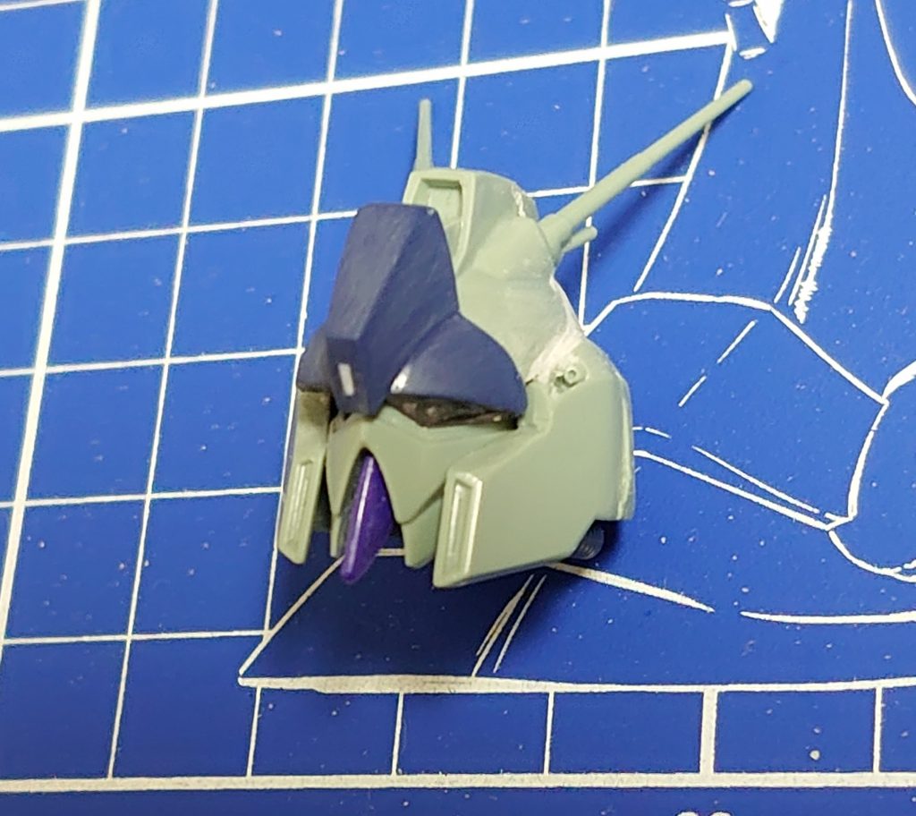 頭部形状がイメージと違ったのでプラノコで分割しバランスを変えて構成しました。