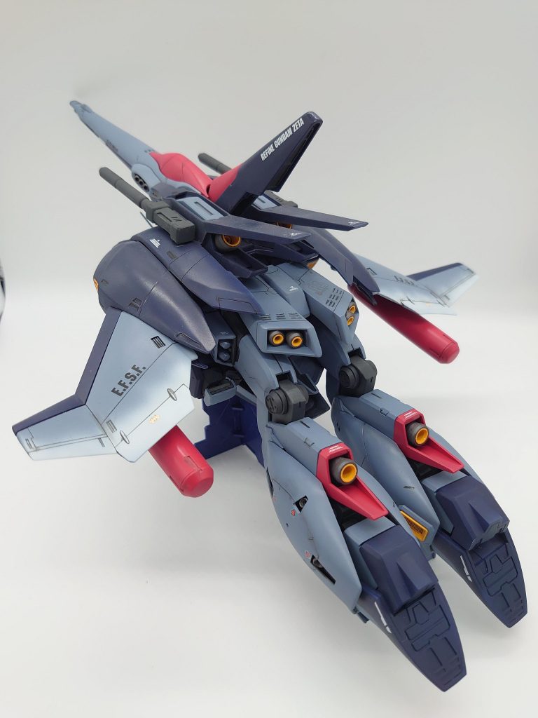 BWS装備(スペースファイター形態)プロポーション変更してるので変形ギリギリです。塗装についてはガイアノーツNAZCAカラーをメインに使用しました。特に新色のマンダリンイエローとダークブルーイッシュパープルはよい雰囲気です。カラーレシピ:本体グレー:NAZCA ブルーフォグホワイト本体ダークブルー:〃 ダークブルーイッシュパープルレッド:〃フレイムレッド+マスオディープレッド(HJモデラーズカラー)+モンザレッド(クレオス)イエロー:〃 マンダリンイエロー関節・メカ色:〃 メカサフ スーパーヘヴィー バーニア・アポジモーター:焼鉄色(クレオス)