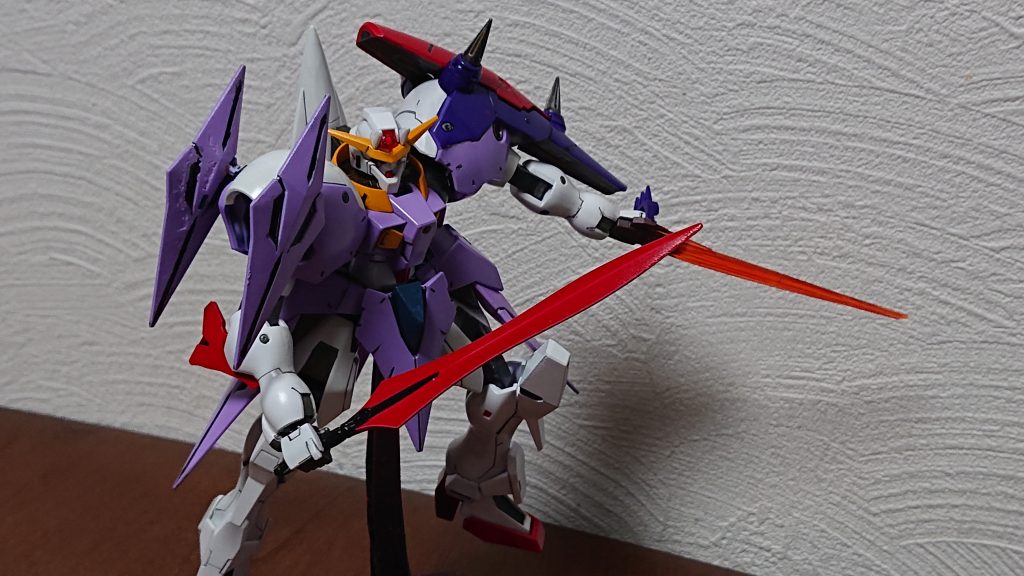 肩のスパイクは公式改造パーツを使って鋭くしました！