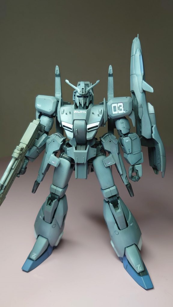 手持ちのデカールが無かったので爪先はシールを使用しています。