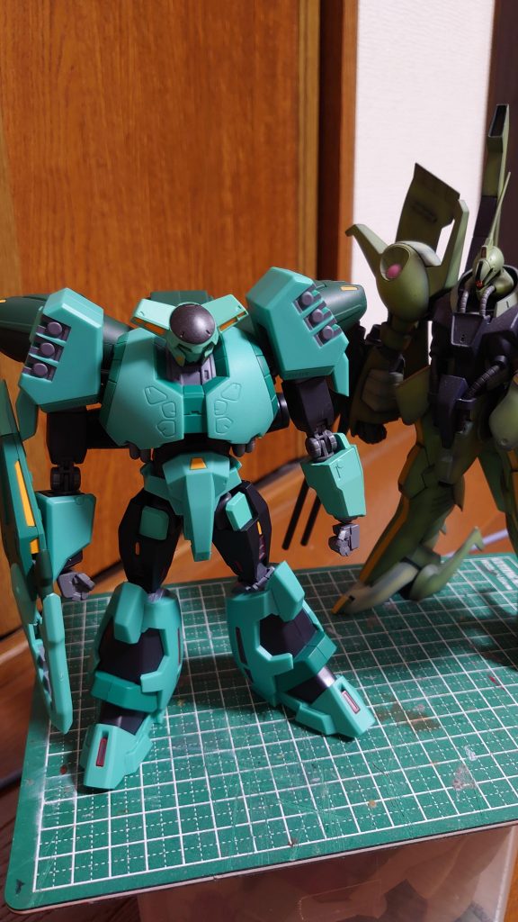 流石ロボット魂プロポーションは素晴らしい。本当はプラモデルが作りたい。