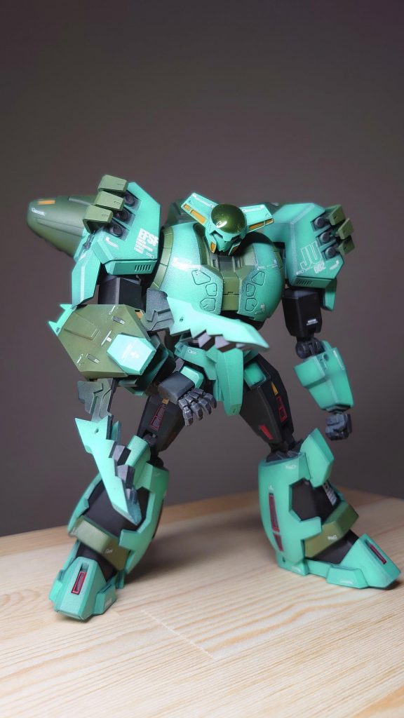 PVCなどの複合素材故重いです。