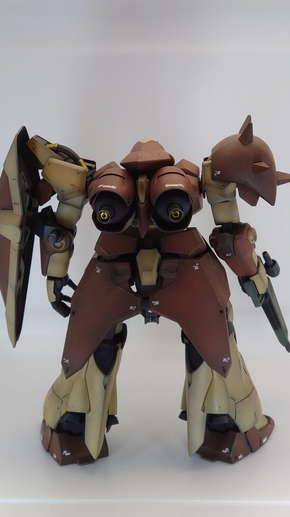 拳はMGギラ・ドーガのパーツを使用しています。