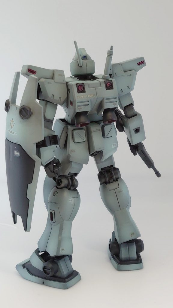 後ろ。アレックスのバックパックと同型