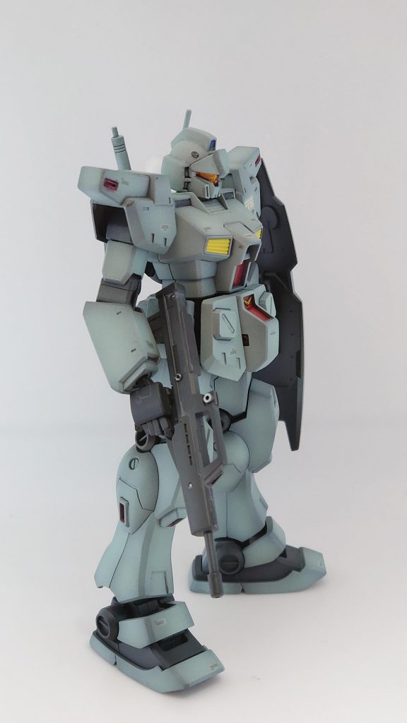 ビームライフルではなく実弾ライフルが量産機の渋さ