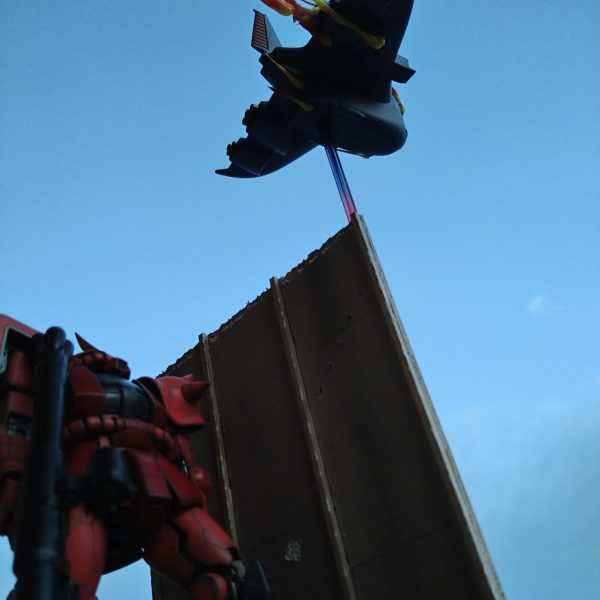 MS-06S シャアザク　「勝利の栄光を君に！」　ガウ攻撃空母　情景