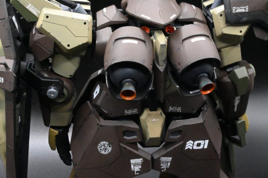 バーニアは焼き色のグラデーション塗装に挑戦しました。