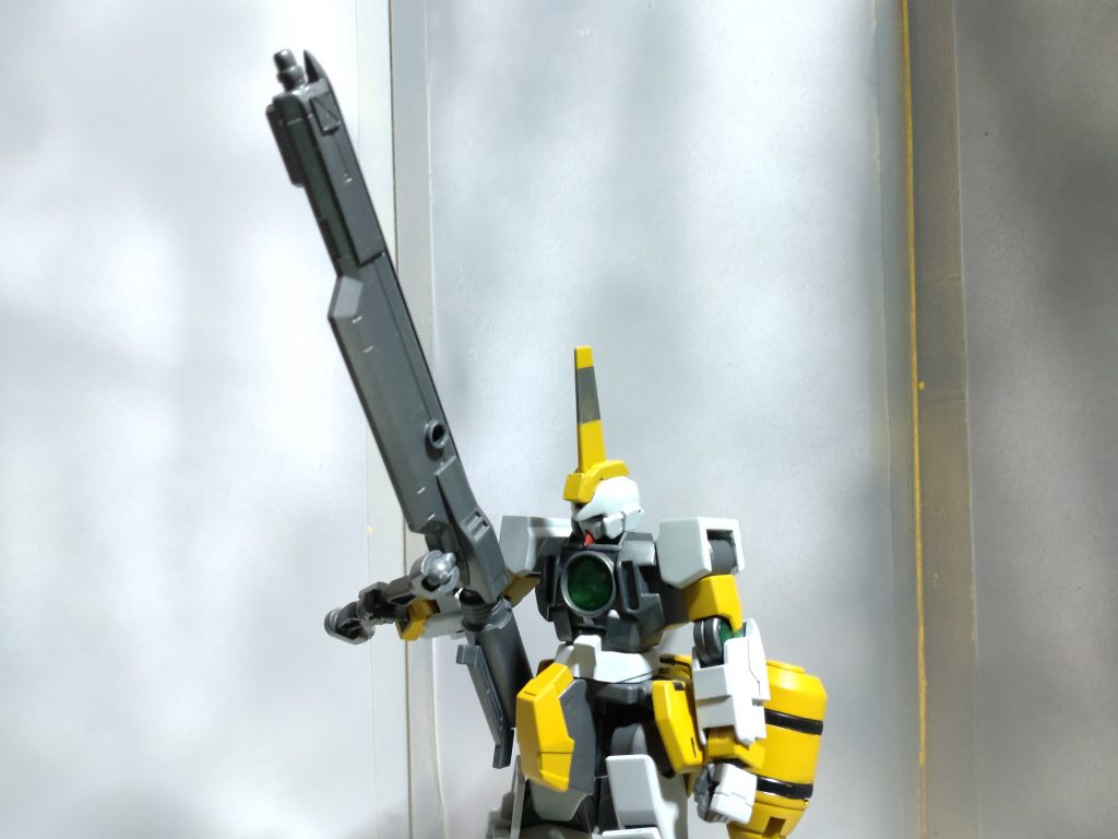 ライフルモード バズーカの砲身を回転させて変形通常のライフルのほかスナイパーライフルとしても使用可能。