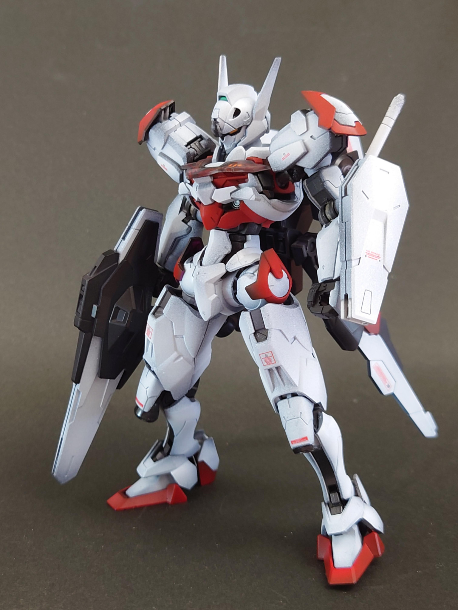 HG 1/144 ガンダム・ルブリス 塗装完成品 ビットオンフォーム - プラモデル