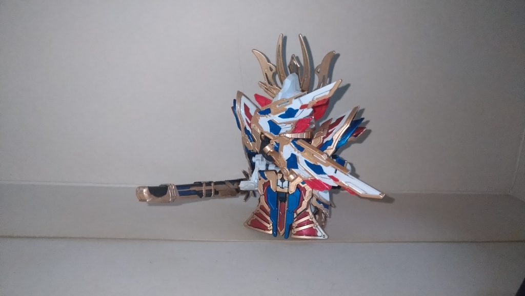 翼の色を見比べながら慎重に…！ホントに辛くもあり、楽しくもある、非常に燃えるキットでした…！