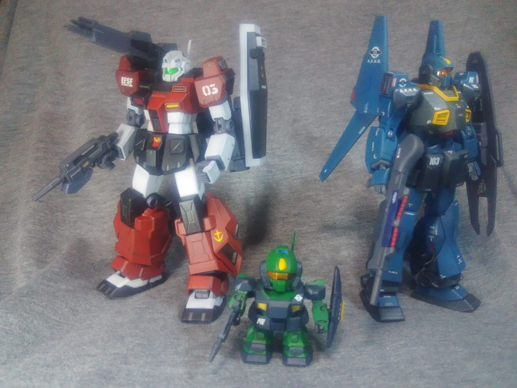 調色せずデイトナグリーンとディープオーシャンブルーで塗りました。 これでGM系３機連続制作も終わりです。嘘です、アイデアが固まら無い上に趣味の小説も書いてて暇が無いです。