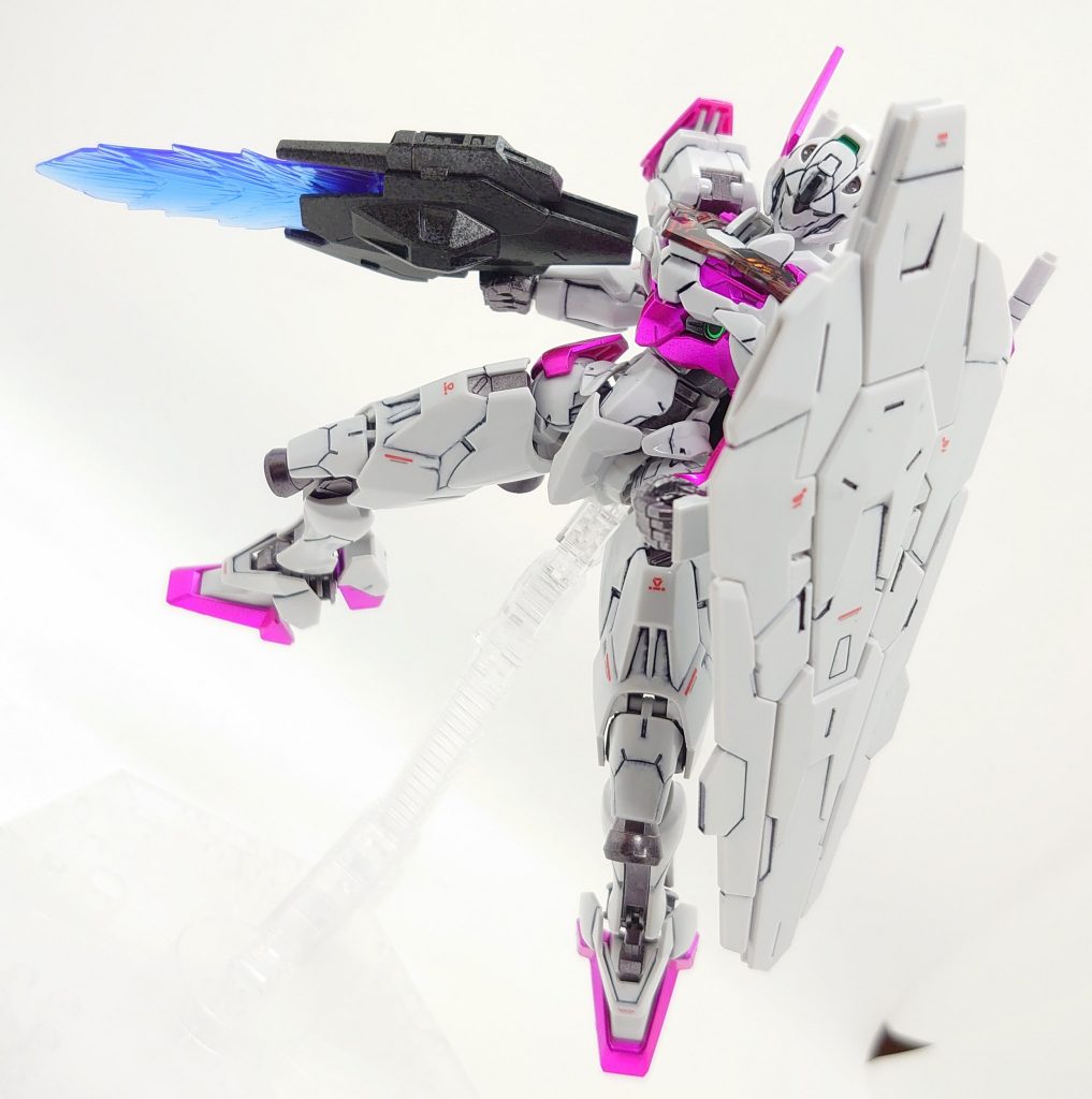 どことなく、某ニルバー〇ュに似ているかもと感じたりして…まだプロローグが見れていないので動くルブリス観てみたいです。