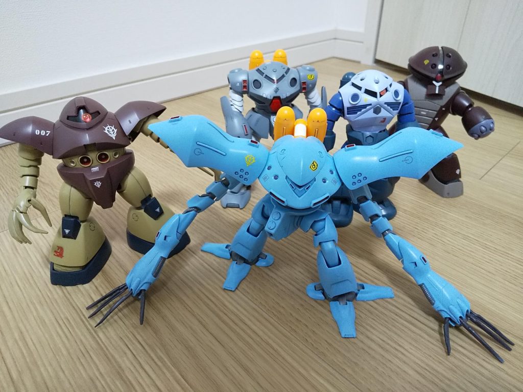 水泳部集結。元祖に比べてずいぶん腕が伸びてますね。