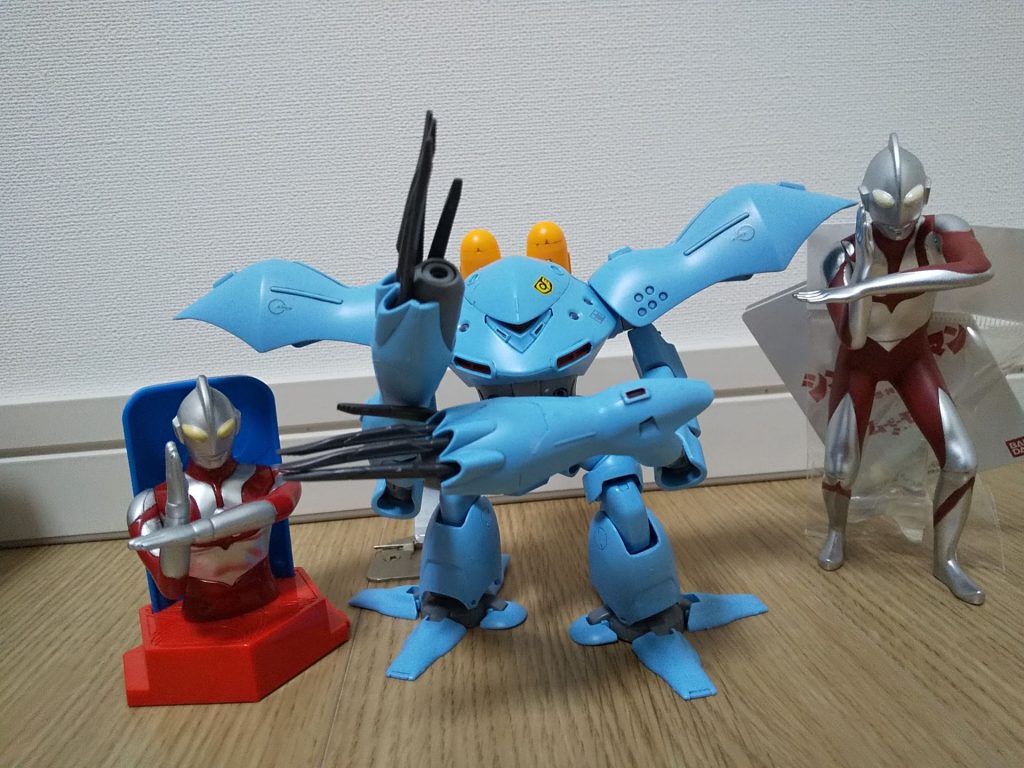 久しぶりのスペシウムチャレンジ。このポーズができるキットが少ないので。