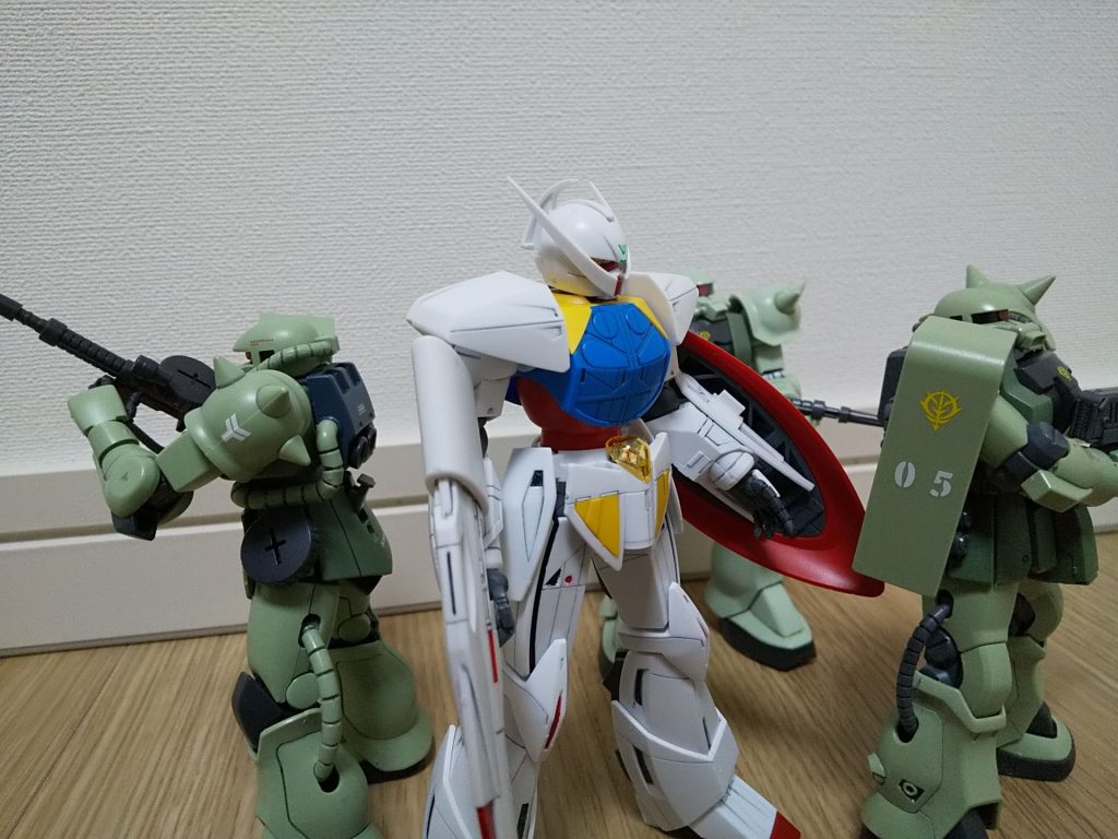 ボルジャーノンに見立てたザクと。