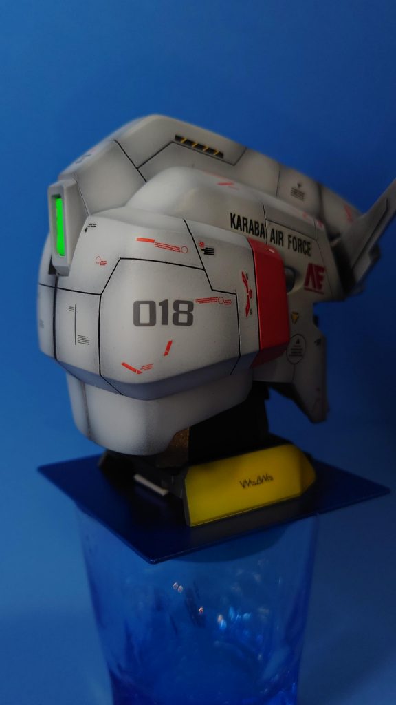 センサーは蛍光テープです。