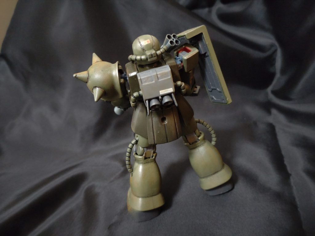 大きな変更はなしですが、バックパックへスラスターとバーニア追加。あ、右肩にシャアザクの名残り…