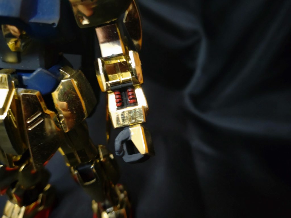 動力パイプだけ一生懸命ペイントしてます。筆塗り。