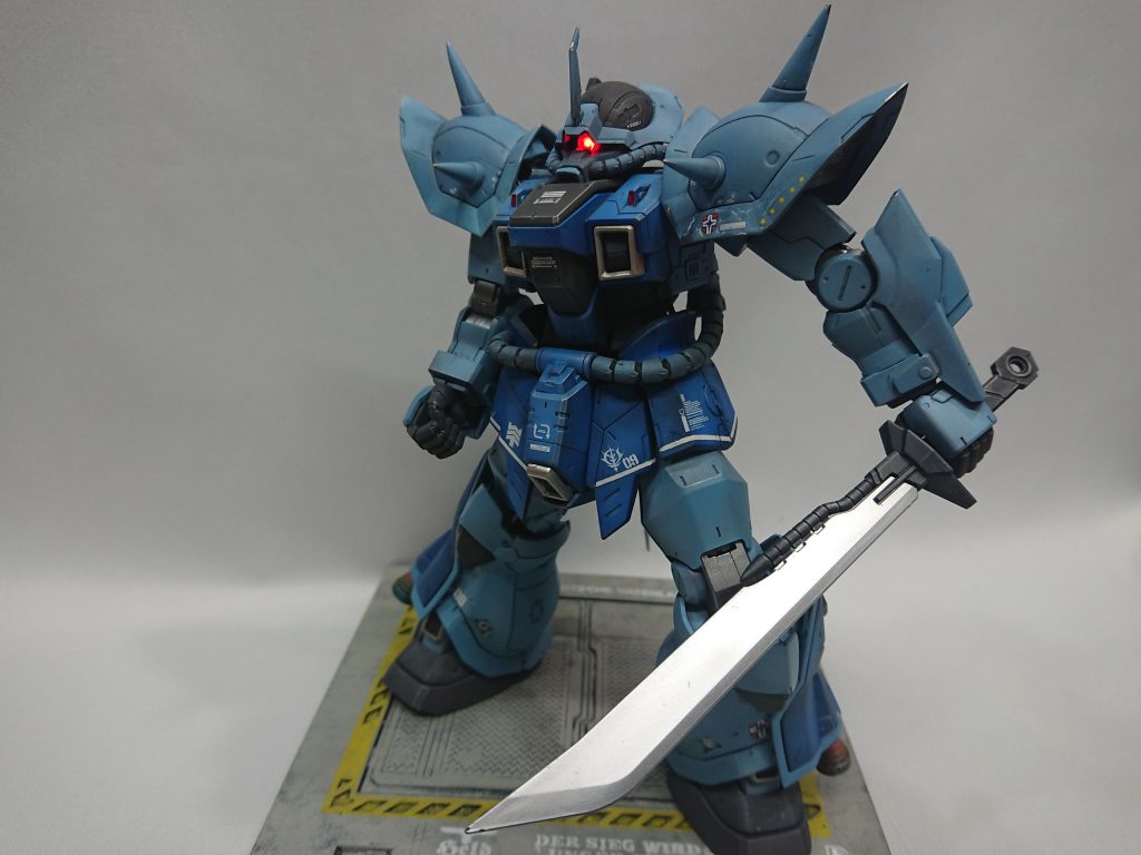 ヒートサーベルは日本刀ぽく塗装しました。