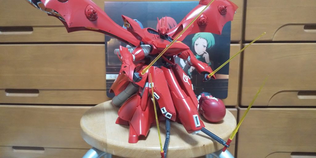 :隠し腕だ。先に出たRE版では再現されてなかった隠し腕ギミックはHGUC版ではしっかりと再現されてるぞ、ジ・Oの隠し腕ギミックを真似をしたな。(笑)