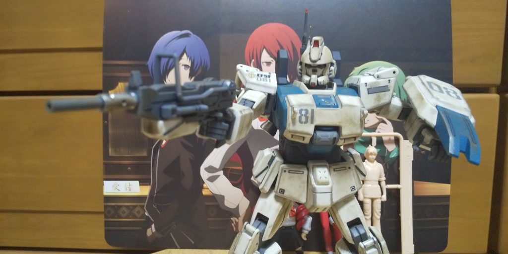 :100mmマシンガンだ。銃身の真ん中にはメッキシルバーMで塗ってみた。エレガントだ。