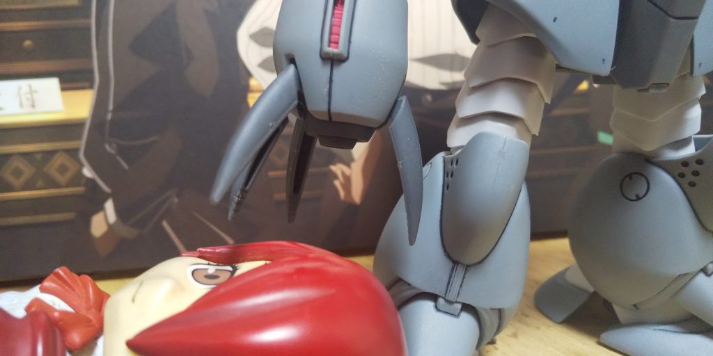 :バイスクローだ。腕部の銃身からの発射で寒冷地ジムを処刑に。