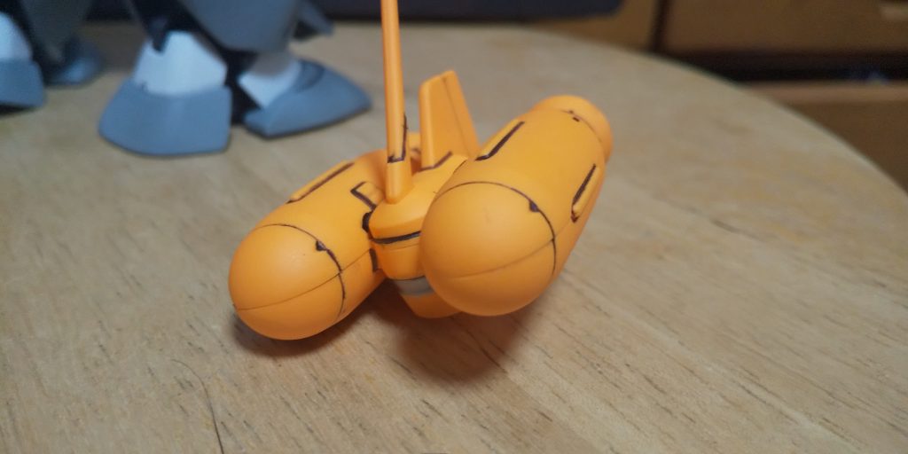 :ジェットパックだ。上の部分の真ん中にはシルバーメッキMでやってみた。まるでスキューバダイビングに使うシリンダーみたいではないか！