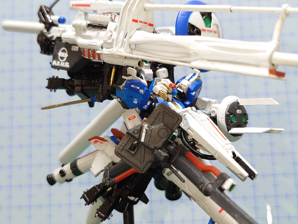 デカールはRGのmk-2のもので好き勝手貼ってます。塗料はファレホとガンダムマーカーのニ種類を使用しています。