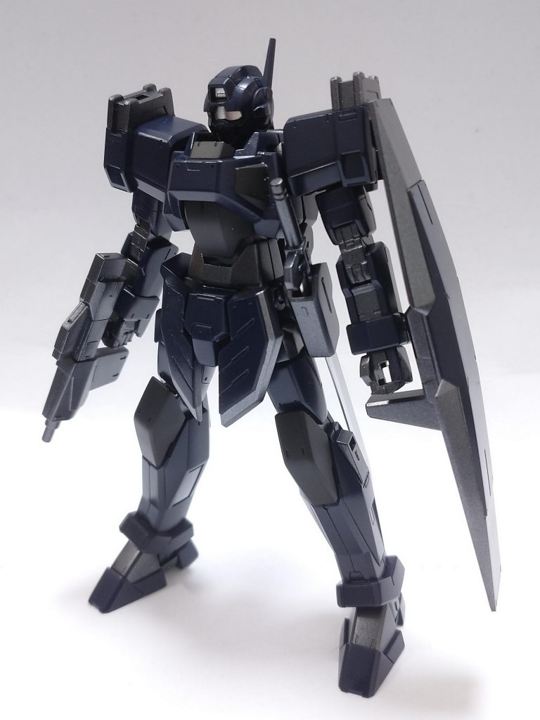 塗装しただけの状態でカメラ部分はシルバーでした。ここからデカール貼ったりするだけでかなり印象が変わるのは本当に面白いですね。