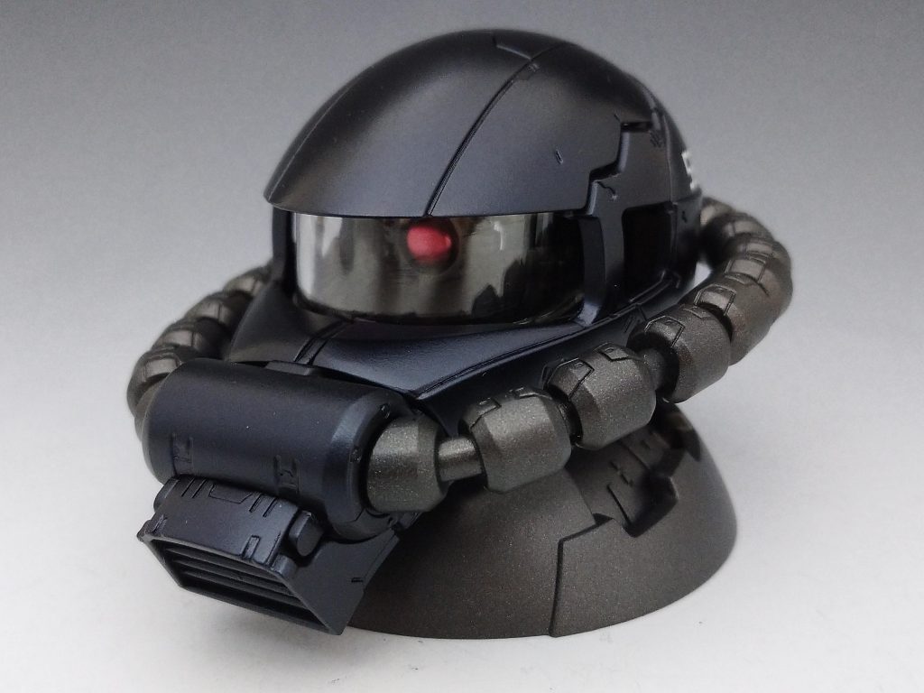 複数頂いたのでカラバリも製作してみました。モノアイが奥まった位置にあるので少し違和感がありますね。