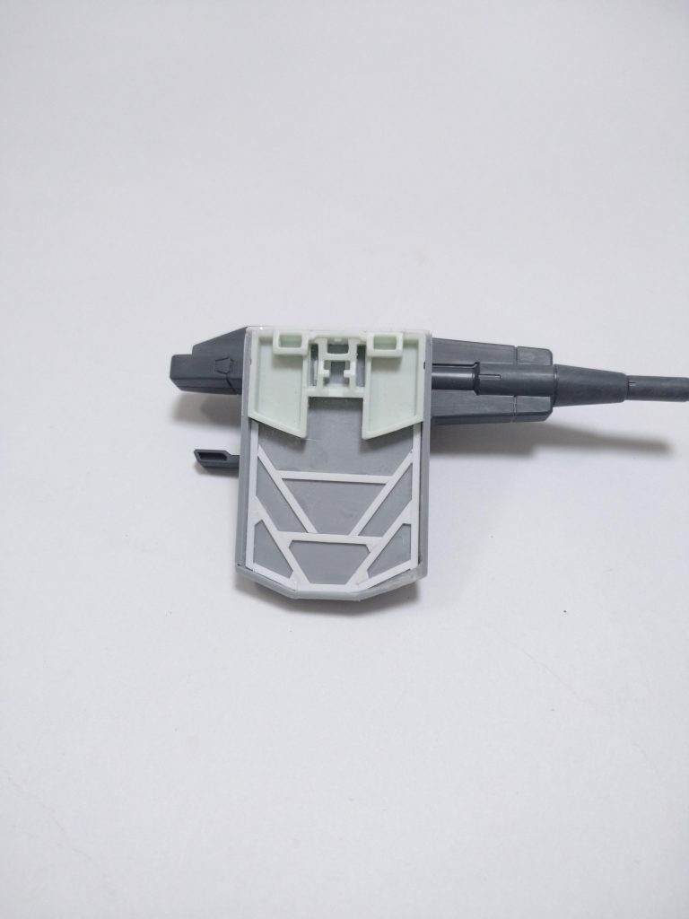 腕やスカート裏の工作(途中)です。それと元々する気はなかったのですが頭部や肩にちょっと縁取りがあったのでささやかに追加しました。