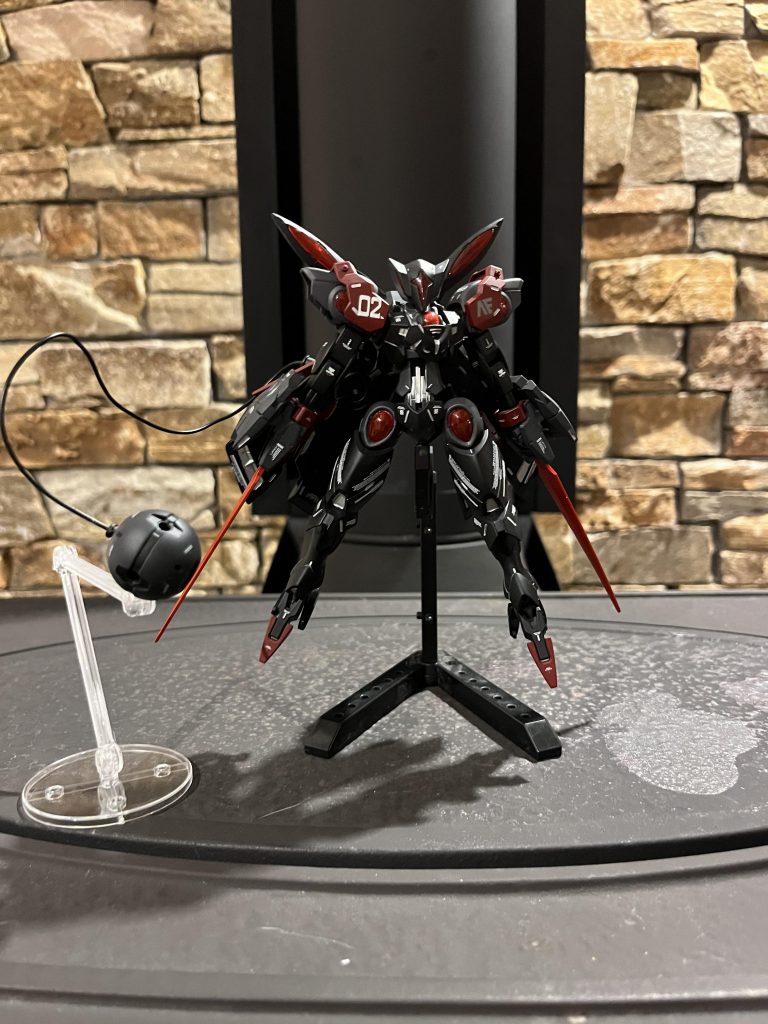 今回のべギルベウに使った塗料はミスターカラーのセミグロスブラックとミスターカラー(ガンダムカラー)のファントムグレーとミスターカラーのレッドにセミグロスブラックを少し混ぜたものそしてミスターカラーのクリアレッドとミスターカラーのスーパーメタリックシリーズのスーパークロームシルバー2です。ちなみにサフはミスターカラーのサーフェイサー1000番です。