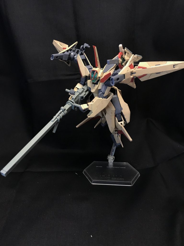 ノロシ砲過剰な光量を発する高威力ビームにて目眩しと混乱を誘う陽動兵器。自機の位置を晒す為、色々考えてから使いたい武器。