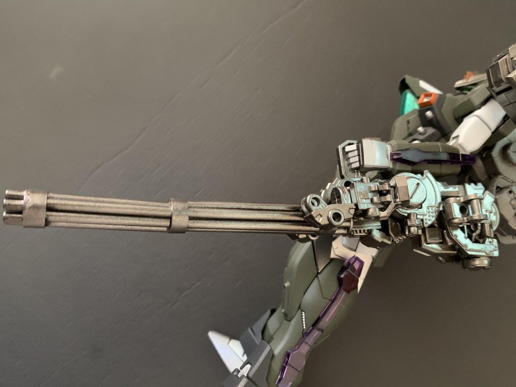 ガトリングは、ジャンクパーツとプラパイプで。