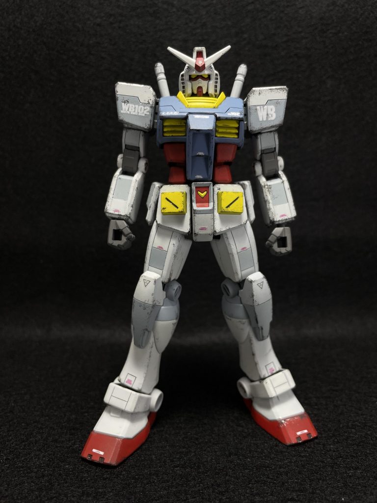 RGやMG等を参考にディテールと色分けしています。チッピングは腕と足はぶつかることも多そうなので大目に、その他は少なめとしています。