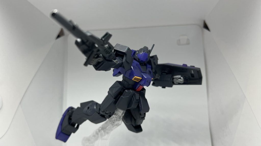 メイン兵装「ビームライフル」MK-Ⅱのビームライフルをそのまま拝借しました足が絶望的に動かないため膝立ちはほぼ不可能…当時ジムスナ2を買った際の1番の不満点でした