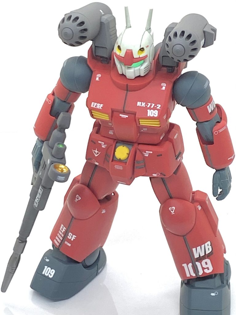 赤の機体にグレーを差し色で入れますと引き締まった感じになり、全部の箇所を塗るのは大変でしたが塗って正解でした。