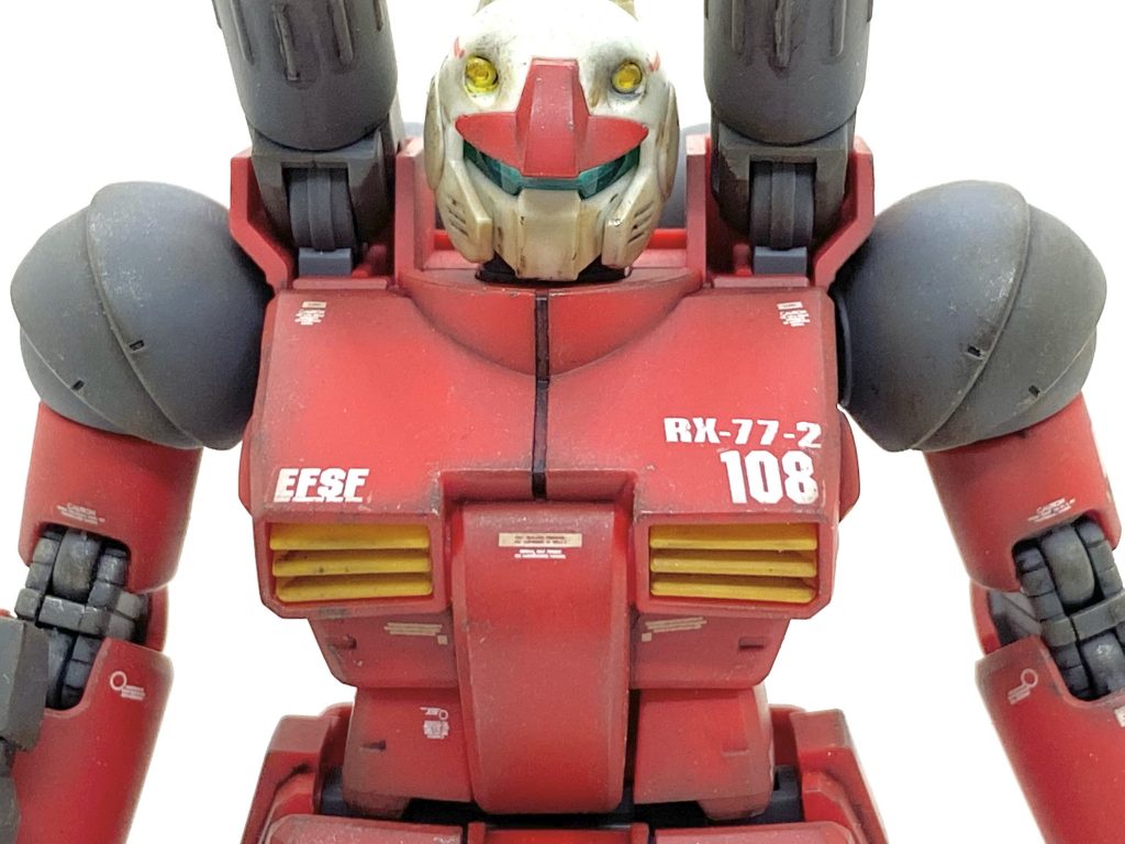 デカールはガンダムデカールのHGユニコーンガンダム用をメインにガンダムデカールDX01、MGクロスボーンガンダムX0用などをメインで使ってカトキ風を目指しました。黄色と黒のラインデカールもガンダムデカールDX01に付いていたものです。こちらも昔作りましたMGガンキャノンのガンダムデカールの残りを使っています。