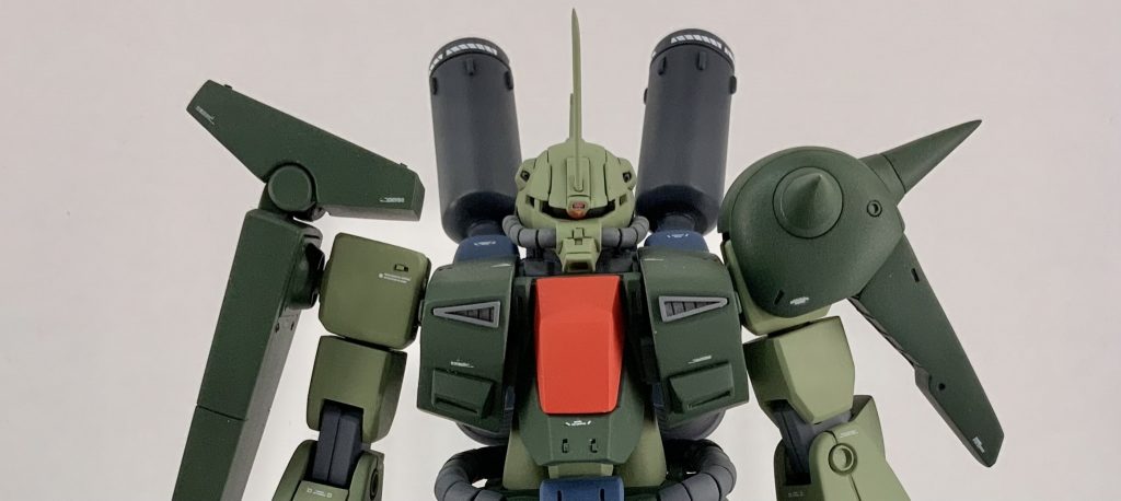 【バストアップ】　モノアイ周辺部や首角度を改修することで鋭さがより出る様に工夫しました。