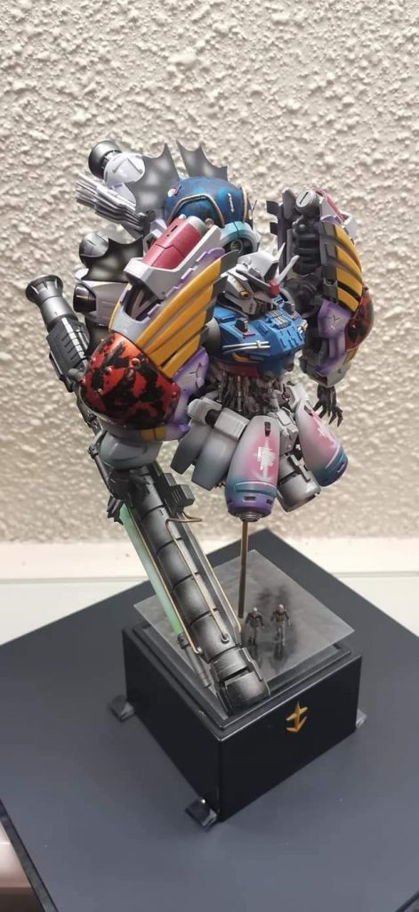 You may see the symmetric EFSF symbols are here on the front dressing armor.