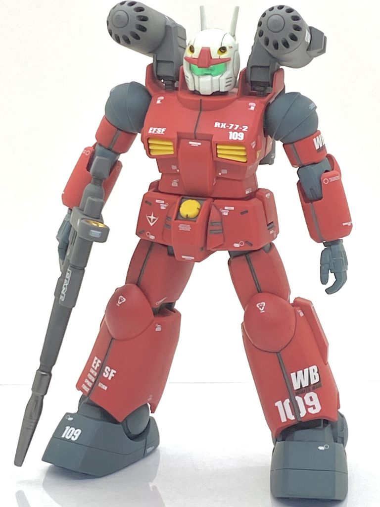 スプレーミサイルランチャー仕様です。成型色の白のままだと味気ないのでRLM75グレーバイオレットで塗装しました。