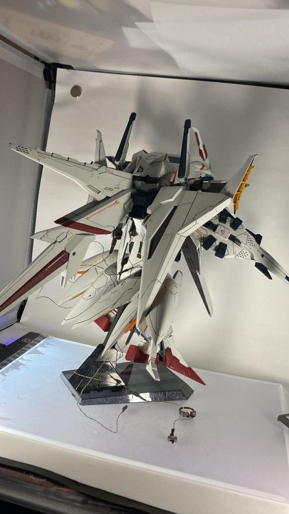 背面の写真です!背面のパーツもモールドの追加をしました!元々のモールドが細かいので、簡単にしか追加していません😅