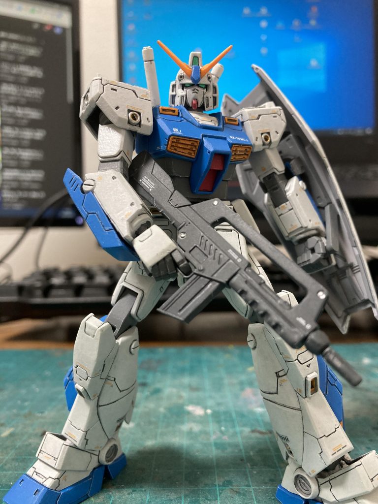 武器を構えてー。