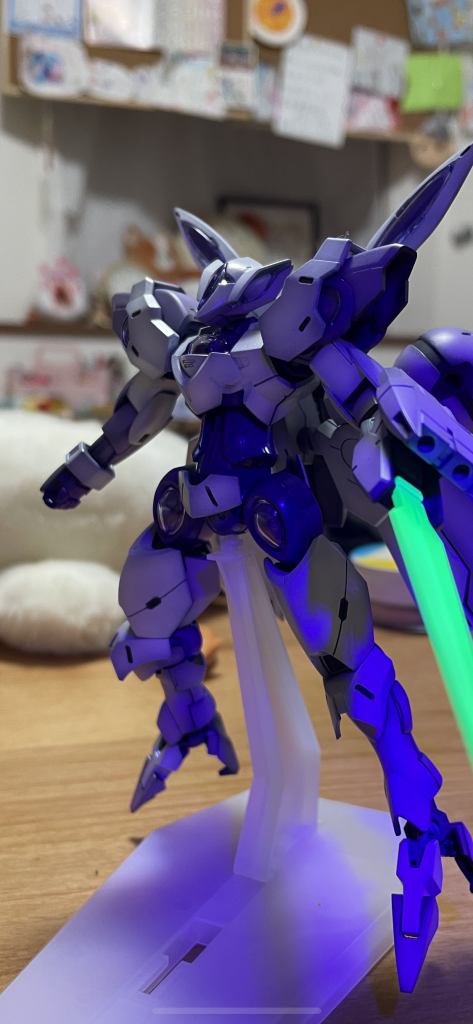 ソードは尖らして、ブラックライトで光ります✨